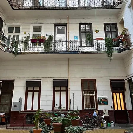 Kiko's Forest Apartment Budapest